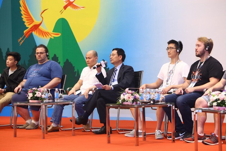 Bộ trưởng Nguyễn Mạnh Hùng chia sẻ tại buổi lễ Bộ trưởng Nguyễn Mạnh Hùng chia sẻ tại buổi lễ