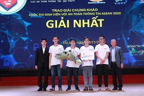 Lễ trao giải cuộc thi sinh viên với ATTT-A sean năm 2020. Ảnh Mic