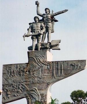 Nên dựng bia ghi công lực lượng TNXP trên &quot;công trường 101&quot; ở Cảng hàng không Thọ Xuân sát ranh giới căn cứ không quân chiến lược Sao Vàng