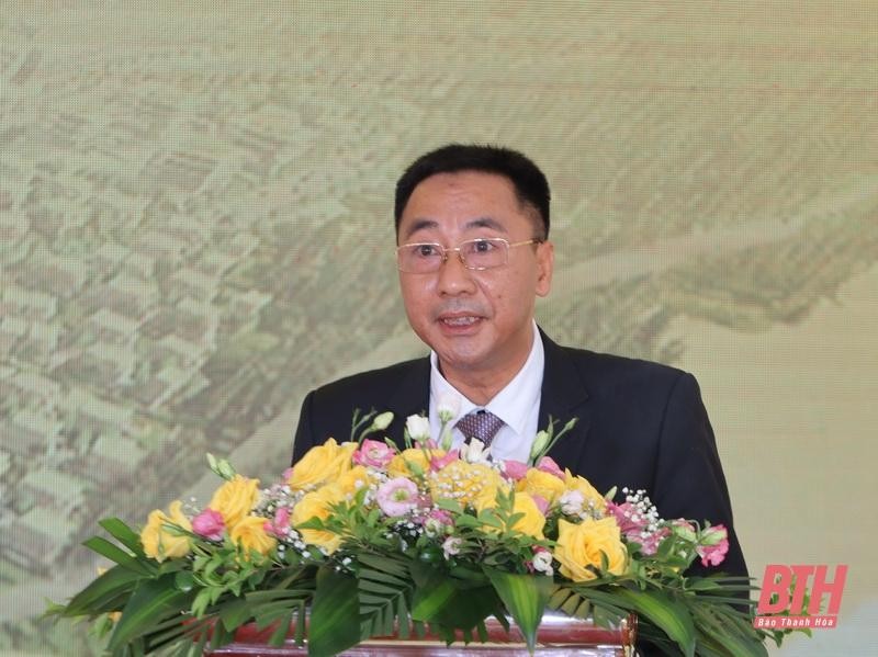 Ông Nguyễn Anh Tuấn, Phó Tổng giám đốc Tập đoàn T&T phát biểu Ông Nguyễn Anh Tuấn, Phó Tổng giám đốc Tập đoàn T&T phát biểu