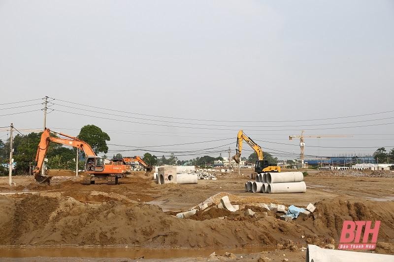 Quảng trường biển Sầm Sơn đang thi công Quảng trường biển Sầm Sơn đang thi công