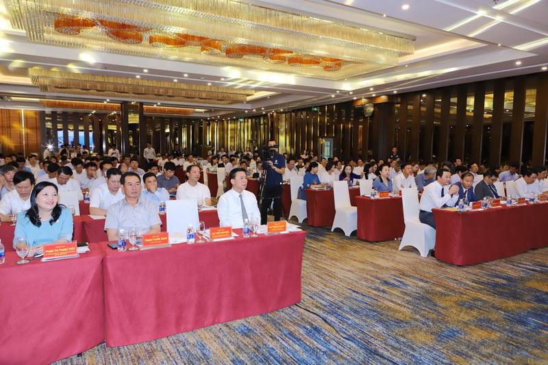 Các đại biểu dự hội nghị Các đại biểu dự hội nghị