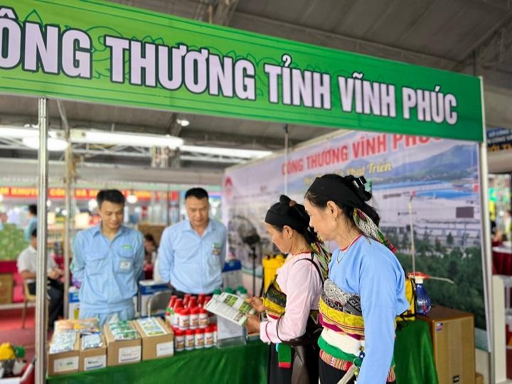 Gian hàng của tỉnh Vĩnh Phúc tại Hội chợ Gian hàng của tỉnh Vĩnh Phúc tại Hội chợ