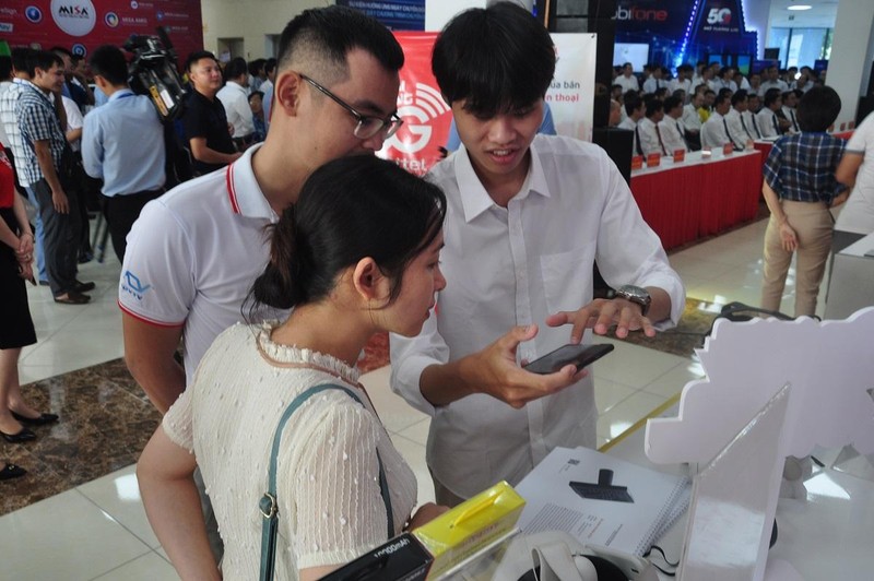 Một trong những gian hàng tại triễn lãm Một trong những gian hàng tại triễn lãm