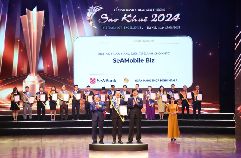 SeAMobile Biz - ứng dụng ngân hàng số dành cho doanh nghiệp của SeABank - được công nhận đạt giải thưởng Sao Khuê 2024. thumbnail_SeABank_Sao khue.jpg