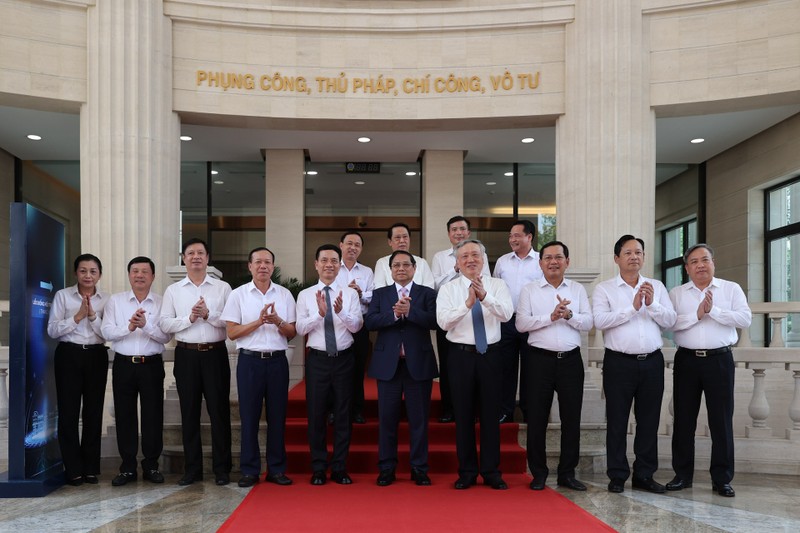 Thủ tướng Chính phủ Phạm Minh Chính và các đại biểu dự hội nghị. Ảnh: Lê Anh Dũng. 4.jpg