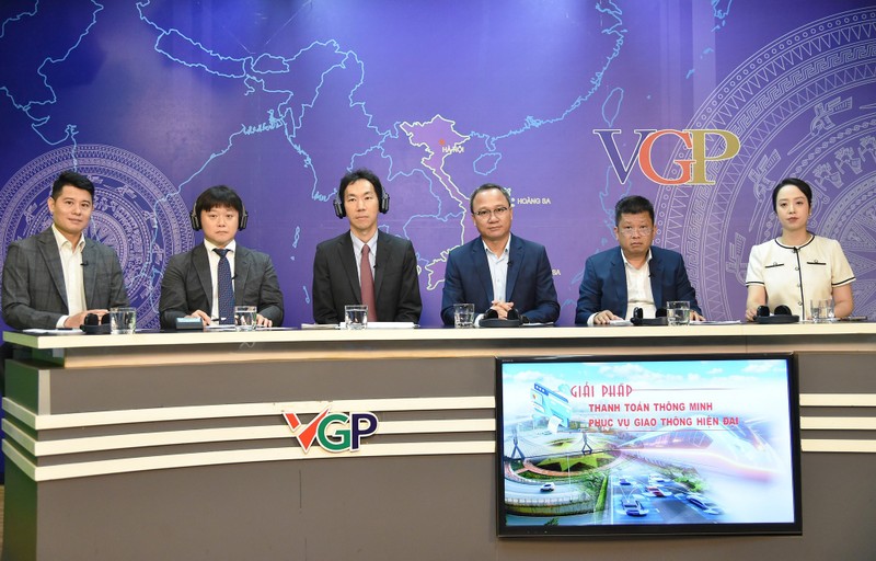 Khách mời tham gia tọa đàm Tọa đàm "Giải pháp thanh toán thông minh phục vụ giao thông hiện đại". Ảnh đại biểu.jpg