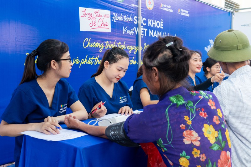 Long Châu đồng hành góp thiết bị, thuốc và nhân lực chăm sóc sức khỏe người dân xã Minh Châu LC-Xã Minh Châu-1.jpg