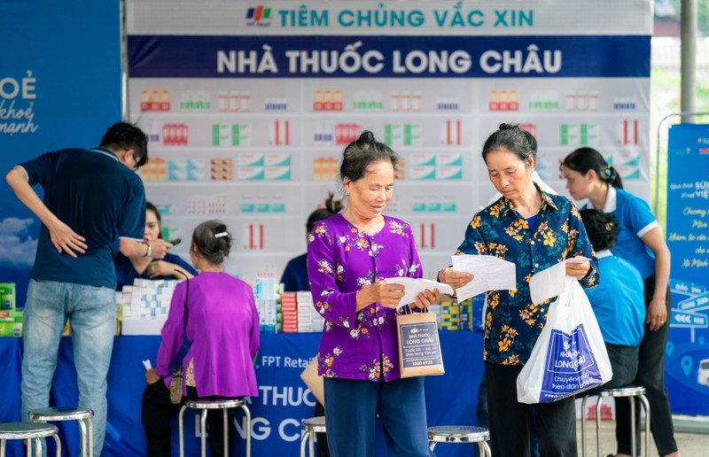 Người dân xã Minh Châu trong đợt kiểm tra sức khoẻ cộng đồng ngày 19/07 LC-Xã Minh Châu-5.jpg