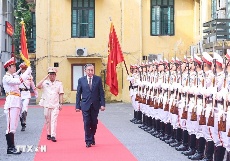 Tổng Bí thư Tô Lâm đến thăm Cục An ninh chính trị nội bộ (Bộ Công an). Ảnh: Thống Nhất/TTXVN. 6914.jpg