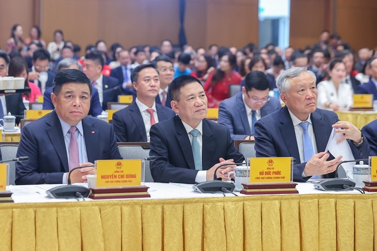Phó thủ tướng Thường trực Nguyễn Hòa Bình, các Phó thủ tướng Nguyễn Chí Dũng, Hồ Đức Phớc dự buổi gặp mặt - Ảnh: VGP/Nhật Bắc PTT.jpg