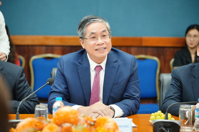 PGS TS BS. Nguyễn Hoàng Bắc – Giám đốc Bệnh viện Đại học Y Dược Thành phố Hồ Chí Minh phát biểu tại buổi lễ ký kết. 10.jpg