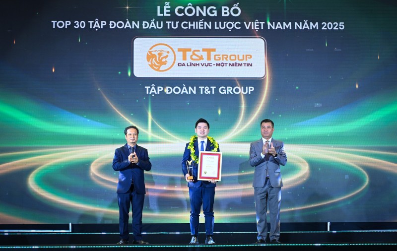 Tập đoàn T&T Group được vinh danh trong bảng xếp hạng ALPHA 30 - Top 30 Tập đoàn đầu tư chiến lược Việt Nam năm 2025. DAT_1609.JPG