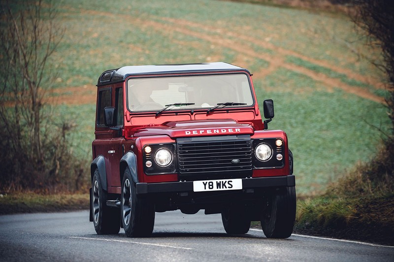 Kỷ niệm 70 năm, Land Rover ra mắt Defender Works V8  bản đặc biệt ảnh 7