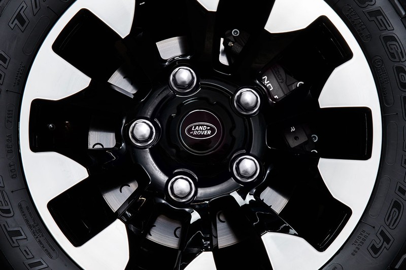 Kỷ niệm 70 năm, Land Rover ra mắt Defender Works V8  bản đặc biệt ảnh 17