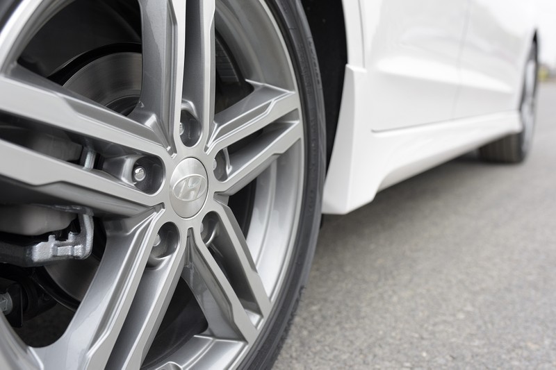 Hyundai Elantra Sport động cơ Turbo ra mắt khách hàng Việt, giá 729 triệu ảnh 13