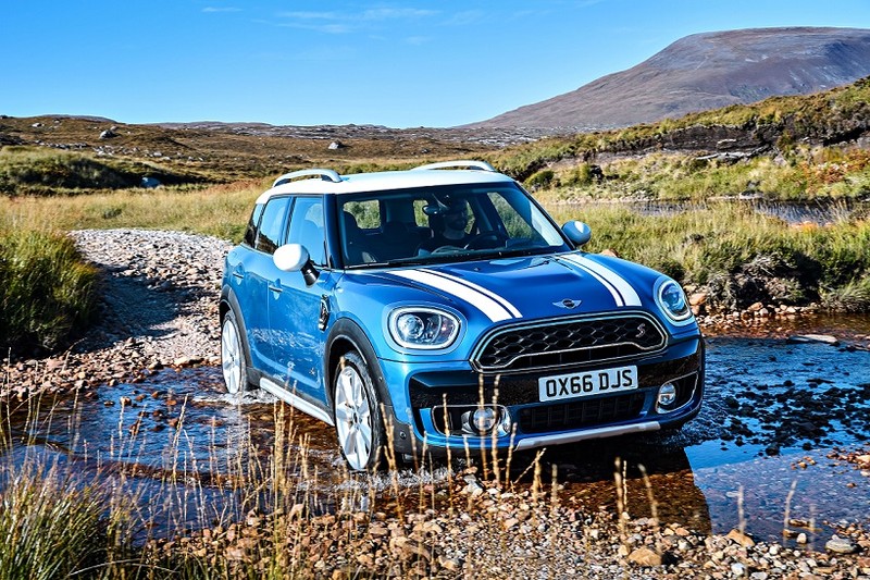 MINI Countryman và Countryman S ALL4 có giá bán lần lượt 1,75 tỷ đồng và 2,2 tỷ đồng