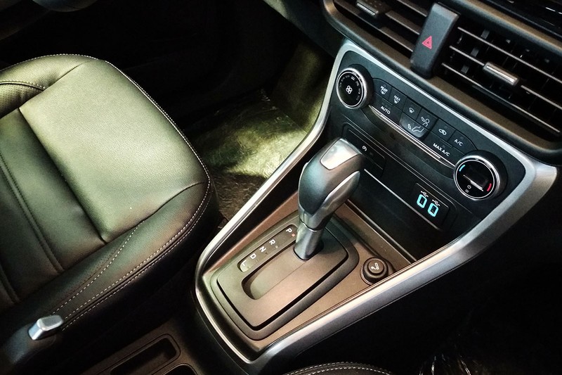 Hộp số tự động 6 cấp