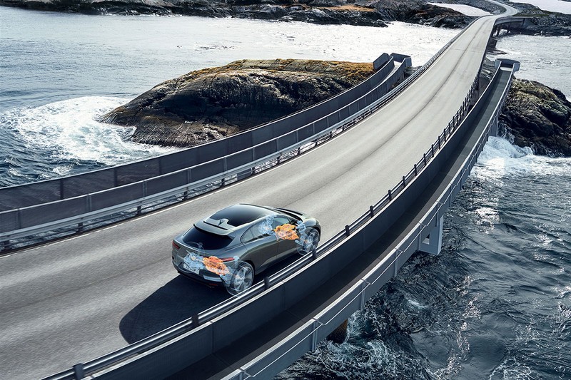 Hai động cơ điện của Jaguar I-PACE được đặt ở 2 trục trước và sau