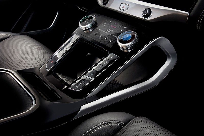 Jaguar I-PACE 2019: Quyết đấu đầu với đối thủ Tesla  ảnh 22