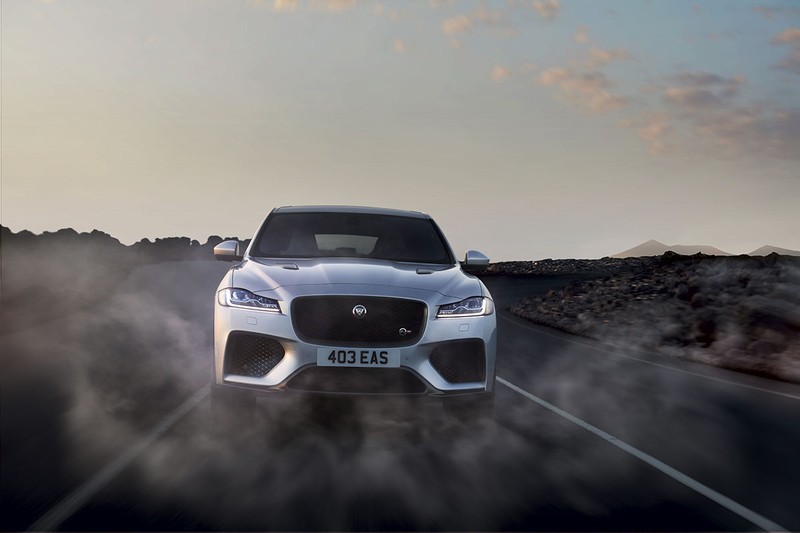 Jaguar trình làng F-PACE SVR, thách thức Porsche Cayenne S ảnh 1 Jaguar trình làng F-PACE SVR, thách thức Porsche Cayenne S ảnh 1