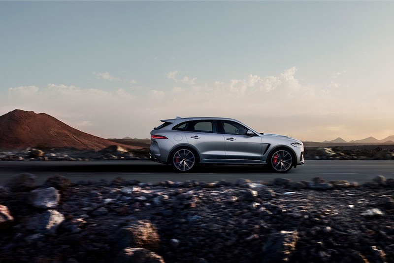 Jaguar trình làng F-PACE SVR, thách thức Porsche Cayenne S ảnh 5 Jaguar trình làng F-PACE SVR, thách thức Porsche Cayenne S ảnh 5