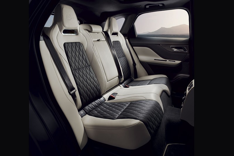 Jaguar trình làng F-PACE SVR, thách thức Porsche Cayenne S ảnh 11 Jaguar trình làng F-PACE SVR, thách thức Porsche Cayenne S ảnh 11