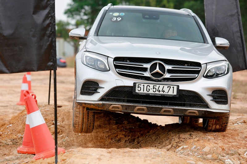 Học viện lái xe an toàn Mercedes-Benz 2018 có gì mới? ảnh 11