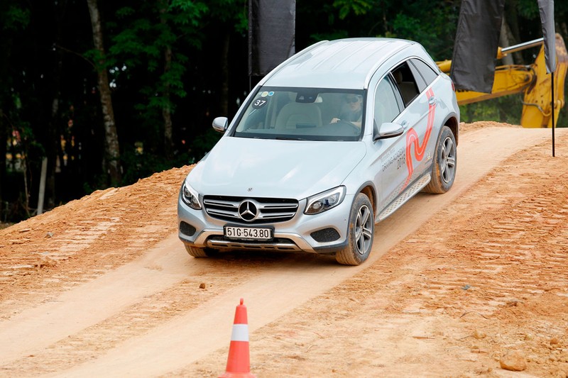 Học viện lái xe an toàn Mercedes-Benz 2018 có gì mới? ảnh 14