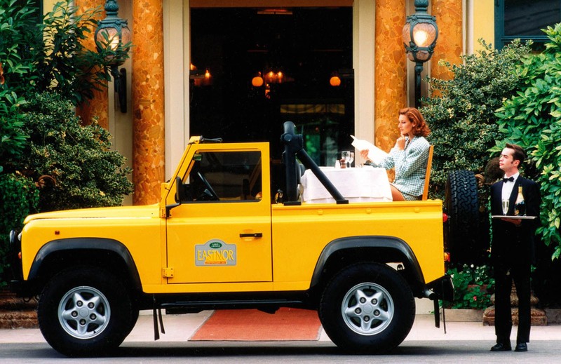 Nhìn lại 70 năm lịch sử của Land Rover qua từng tấm hình ảnh 6