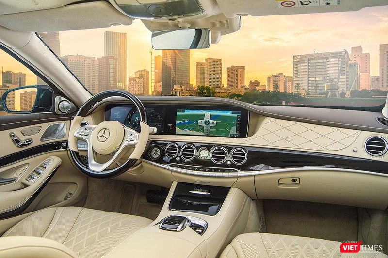 Nội thất thay đổi chủ yếu ở thiết kế vô-lăng và một vài tiểu tiết nhỏ