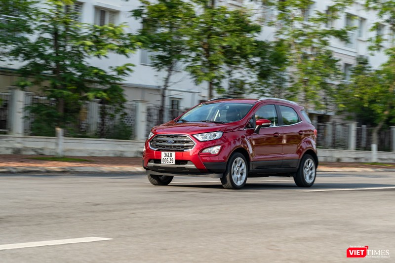 Chạy trong phố, EcoSport 1.0 AT Titanium cũng không tiết kiệm như nhiều người nghĩ.