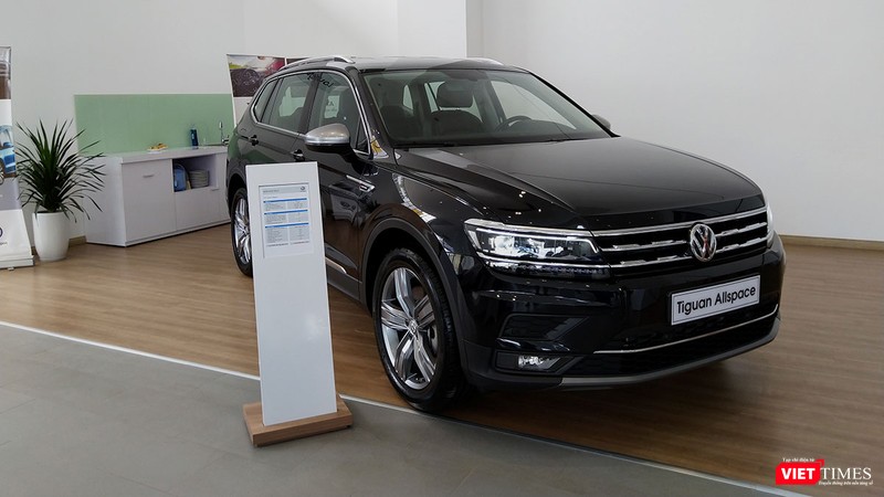 VW Tiguan Allspace 2018 chính thức bán ra thị trường Việt, giữ giá đúng cam kết ảnh 2 Cận cảnh Volkswagen Tiguan Allspace 2018 vừa xuất hiện tại Hà Nội