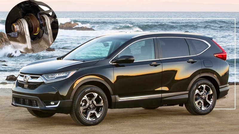 Khách hàng đang sử dụng xe CR-V 2018 chỉ còn cách là chờ hướng giải quyết từ Honda Việt Nam.