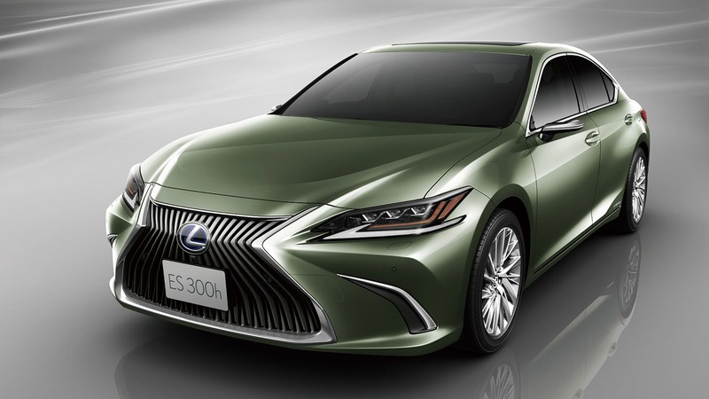 Lexus ES 2019 sử dụng gương chiếu hậu bên kỹ thuật số sẽ chỉ bán tại thị trường Nhật Bản.