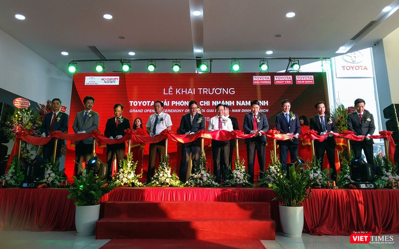 Lễ khai trương đại lý Toyota Giải Phóng - chi nhánh Nam Định có sự tham gia của đại diện Toyota Việt Nam và các lãnh đạo của thành phố Nam Định.