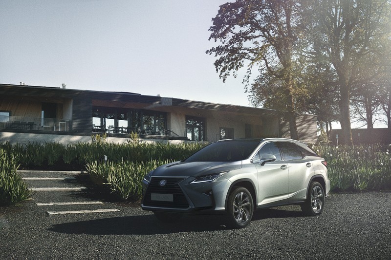 Lexus RX 450h sẽ là sự lựa chọn cho những ai vừa muốn sự mạnh mẽ mà vẫn tiết kiệm nhiên liệu. Lexus RX 450h sẽ là sự lựa chọn cho những ai vừa muốn sự mạnh mẽ mà vẫn tiết kiệm nhiên liệu.