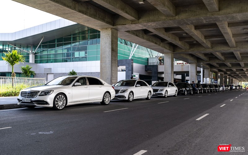 8 chiếc Mercedes-Benz S-Class bao gồm S 450L, S 450L Luxury và S 450L Maybach 4Matic đã sẵn sàng chờ chúng tôi trải nghiệm sự tiện nghi và đẳng cấp trên chiếc xe mang thương hiệu ngôi sao ba cánh.