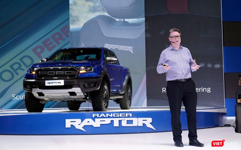 Ông Damien Ross, Kỹ sư trưởng - Chương trình Ranger Raptor chia sẻ về các tính năng nổi bật của mẫu xe này.