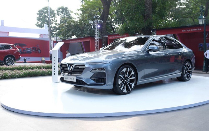 VinFast Lux A 2.0 (Sedan) có giá 800 tỷ đồng (chưa VAT)