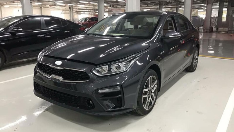 Kia Cerato 2019 có nhiều điểm thay đổi với kích cỡ dài và kiểu dáng thể thao hơn.