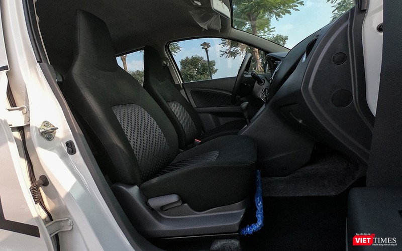 Không gian chứa đồ ở khu vực hàng ghế trước