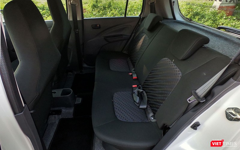 Không gian ở hàng ghế sau