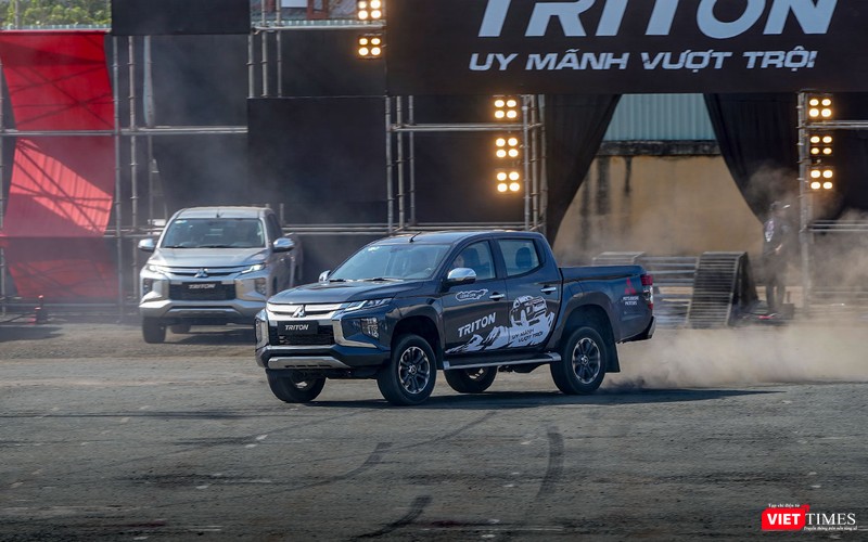 · MitsubishiViệt Nam giới thiệu Triton 2019 phiên bản mới không chỉ mang đến những trải nghiệm thú vị, mà còn đại diện cho phong cách sống năng động, tự tin vượt lên trên mọi thử thách.