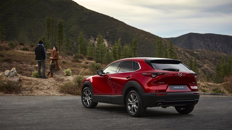 Mazda CX-30 phải đáp ứng tiêu chí ngoại hình nhỏ gọn mà vẫn phải có không gian sử dụng rộng rãi. Mazda CX-30 phải đáp ứng tiêu chí ngoại hình nhỏ gọn mà vẫn phải có không gian sử dụng rộng rãi.