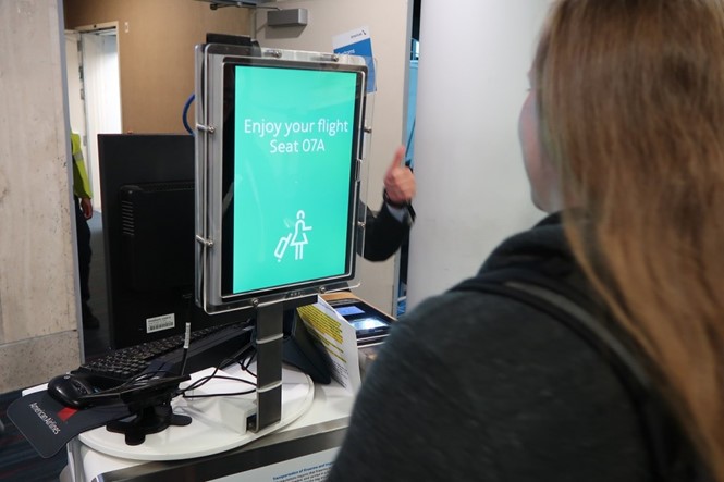 Mỹ dùng công nghệ sinh trắc học để hành khách lên máy bay ảnh 2 Nhận dạng khuôn mặt để lên máy bay ở Mỹ - ảnh 2