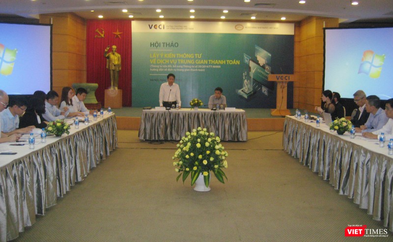 Ông Phạm Tiến Dũng - Vụ trưởng Vụ Thanh toán, Ngân hàng Nhà nước giới thiệu về dự thảo sửa đổi, bổ sung Thông tư hướng dẫn về trung gian thanh toán