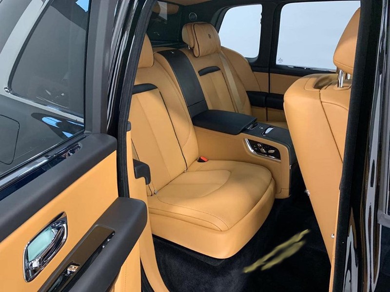 Nội thất bên trong Rolls-Royce Cullinan thứ 2 cũng được tiết lộ Nội thất bên trong Rolls-Royce Cullinan thứ 2 cũng được tiết lộ