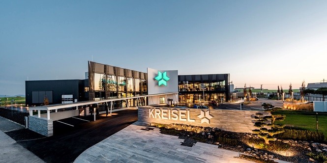 Kreisel Electric là công ty hàng đầu thế giới về các giải pháp năng lượng thông minh cho các phương tiện giao thông chạy bằng điện Kreisel Electric là công ty hàng đầu thế giới về các giải pháp năng lượng thông minh cho các phương tiện giao thông chạy bằng điện