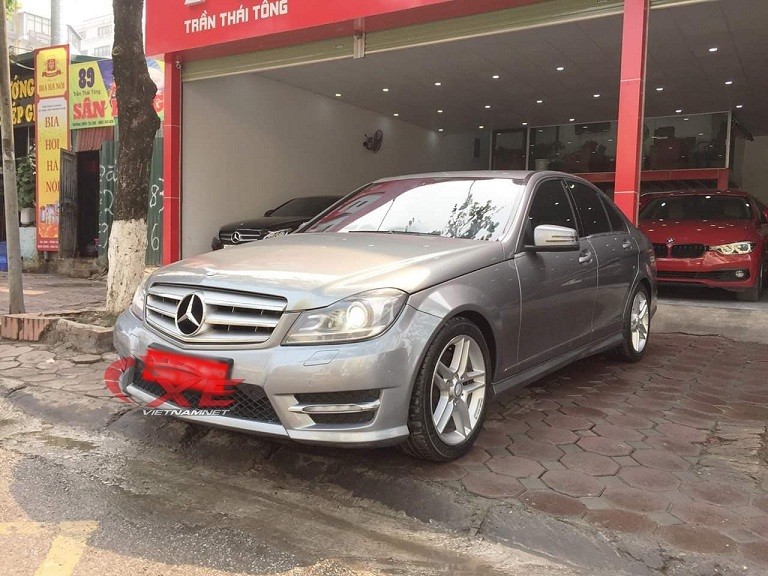 Mercedes Benz C300 AMG đời 2011 có giá khoảng 650-700 triệu đồng Mercedes Benz C300 AMG đời 2011 có giá khoảng 650-700 triệu đồng